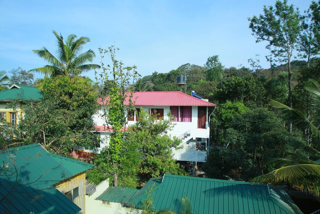 Green Leaf Home Stay Thekkady Exterior photo