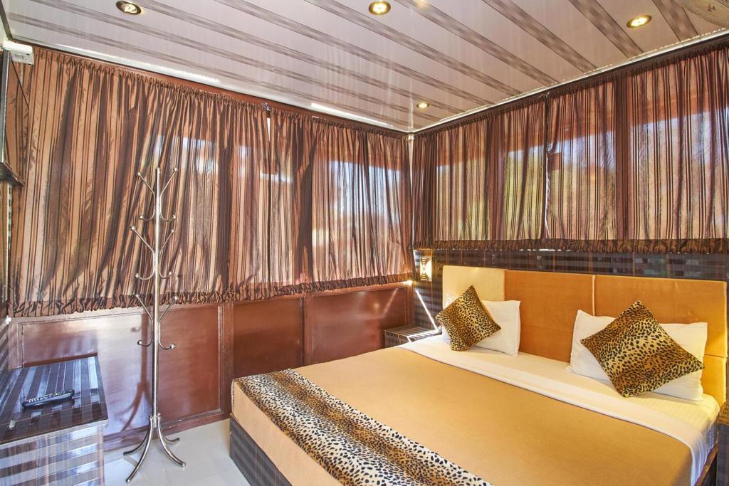 Green Leaf Home Stay Thekkady Exterior photo