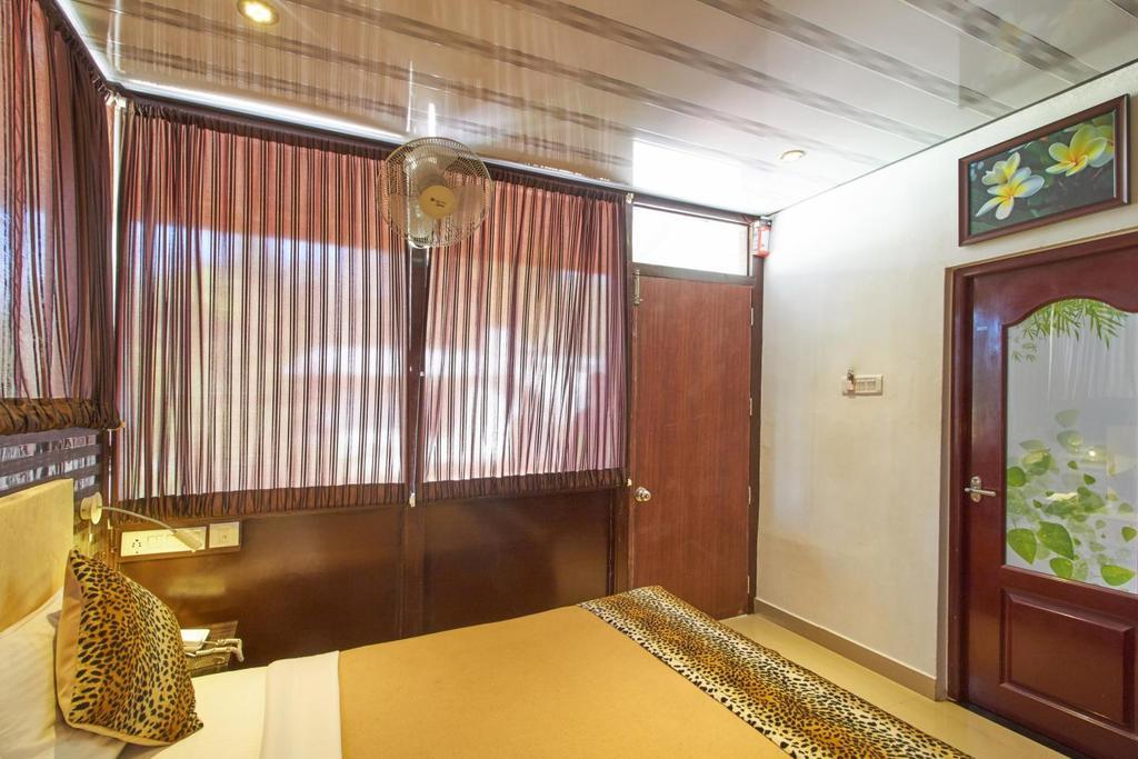 Green Leaf Home Stay Thekkady Exterior photo